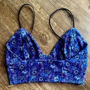 Aritzia Wilfred Free Bra Top Crop Top Brand New size Medium flower